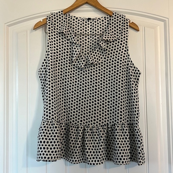 Michelle McDowell Polka dot peplum hem ruffle top Medium - Picture 1 of 6
